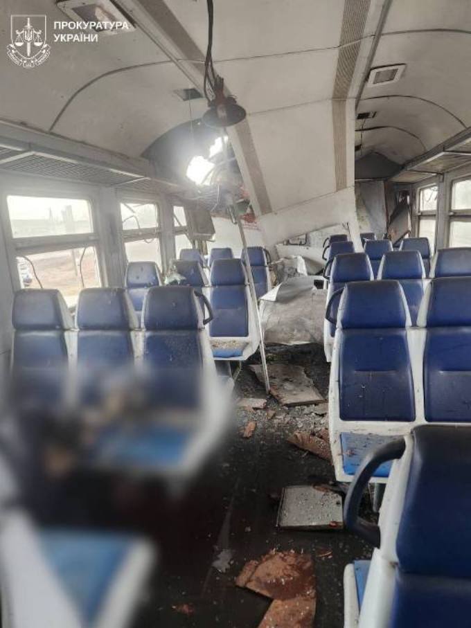 Новини Харкова: дрон влучив в електропотяг